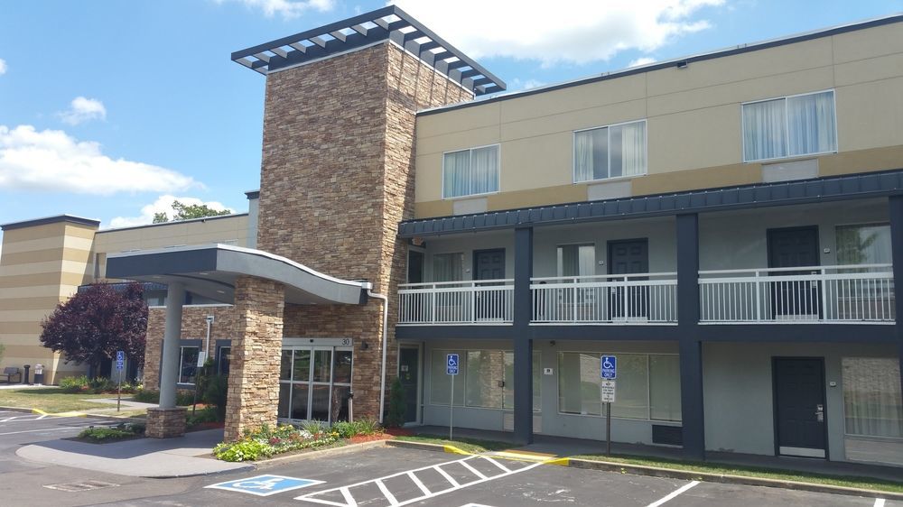 Quality Inn Cranberry Township Exterior photo